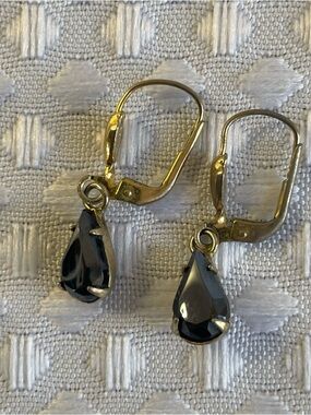 Nice Vintage TITAN G F Gold Filled Black Onyx Teardrop Leverback Earrings #657